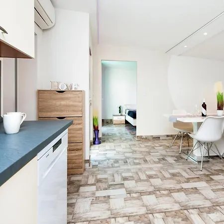 דירה 2 Bedroom Awesome In *