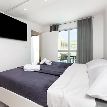 Apartment 2 Bedroom Awesome In *