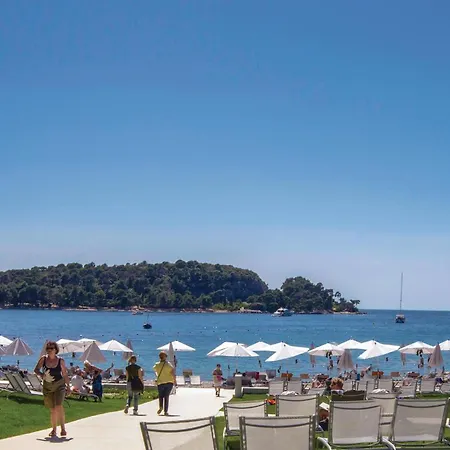 2 Bedroom Awesome In Apartment Rovinj
